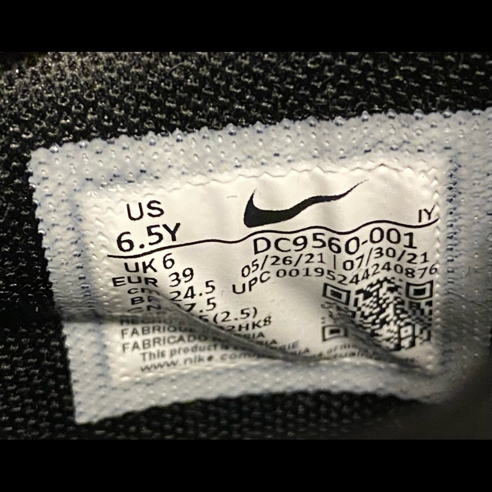 Nike Dunk Low GS x NBA Spurs DC9560-001 Black White Silver Chrome Grey Size 6.5Y - Picture 9 of 11